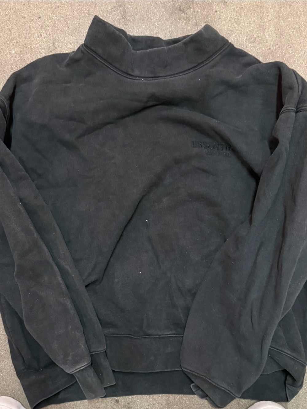 Men’s Essential Mock Neck Sweatshirt